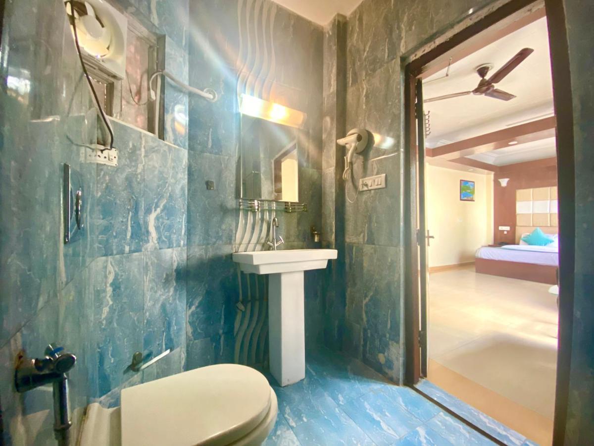 Riversun Hotel Mall Road Мусори Екстериор снимка