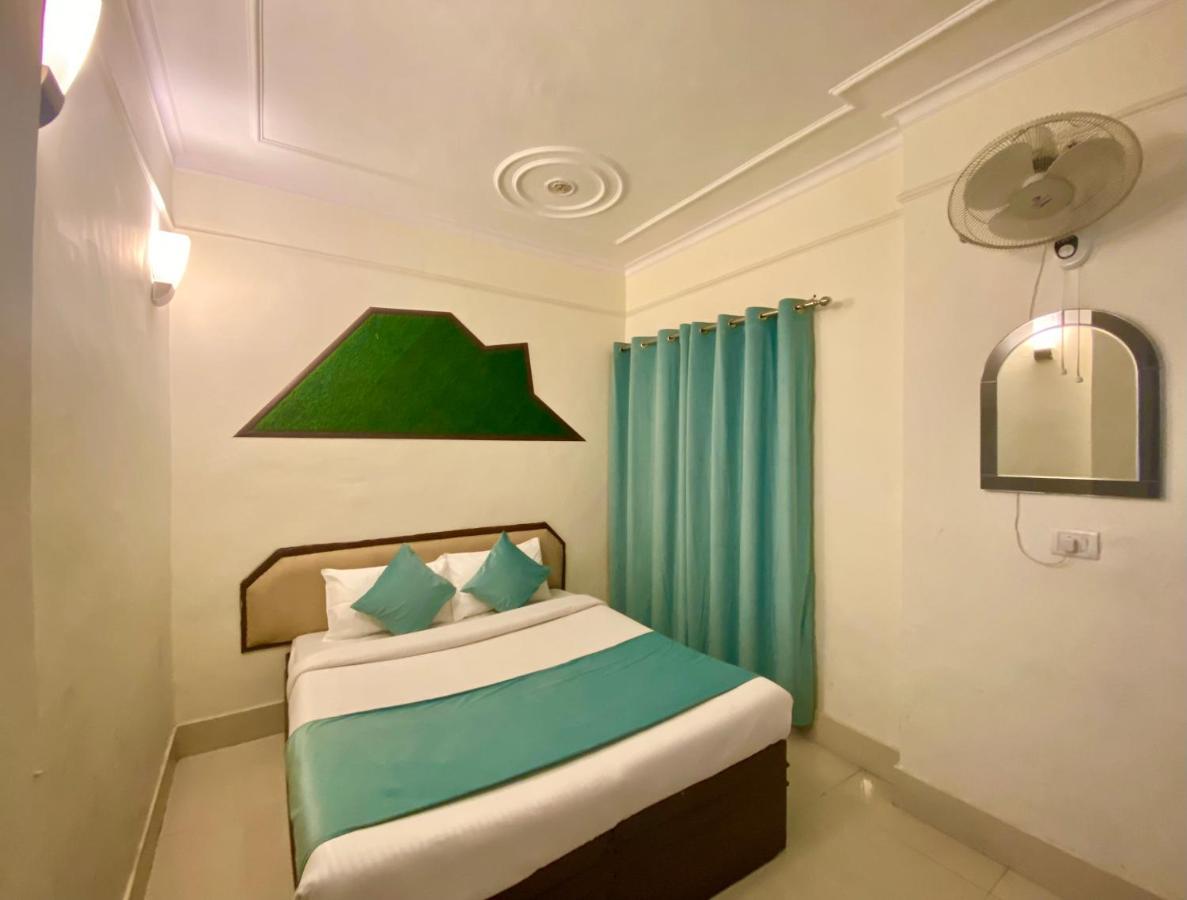Riversun Hotel Mall Road Мусори Екстериор снимка