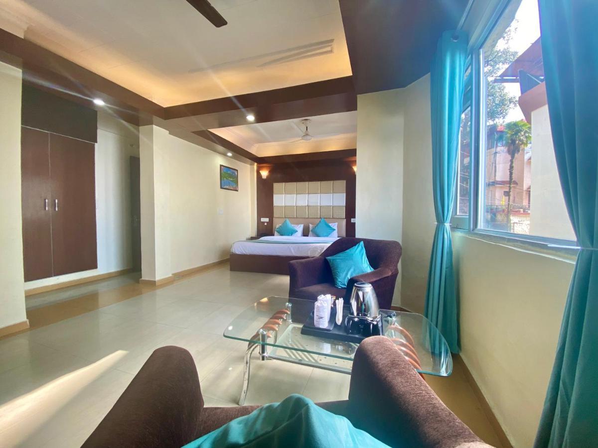 Riversun Hotel Mall Road Мусори Екстериор снимка