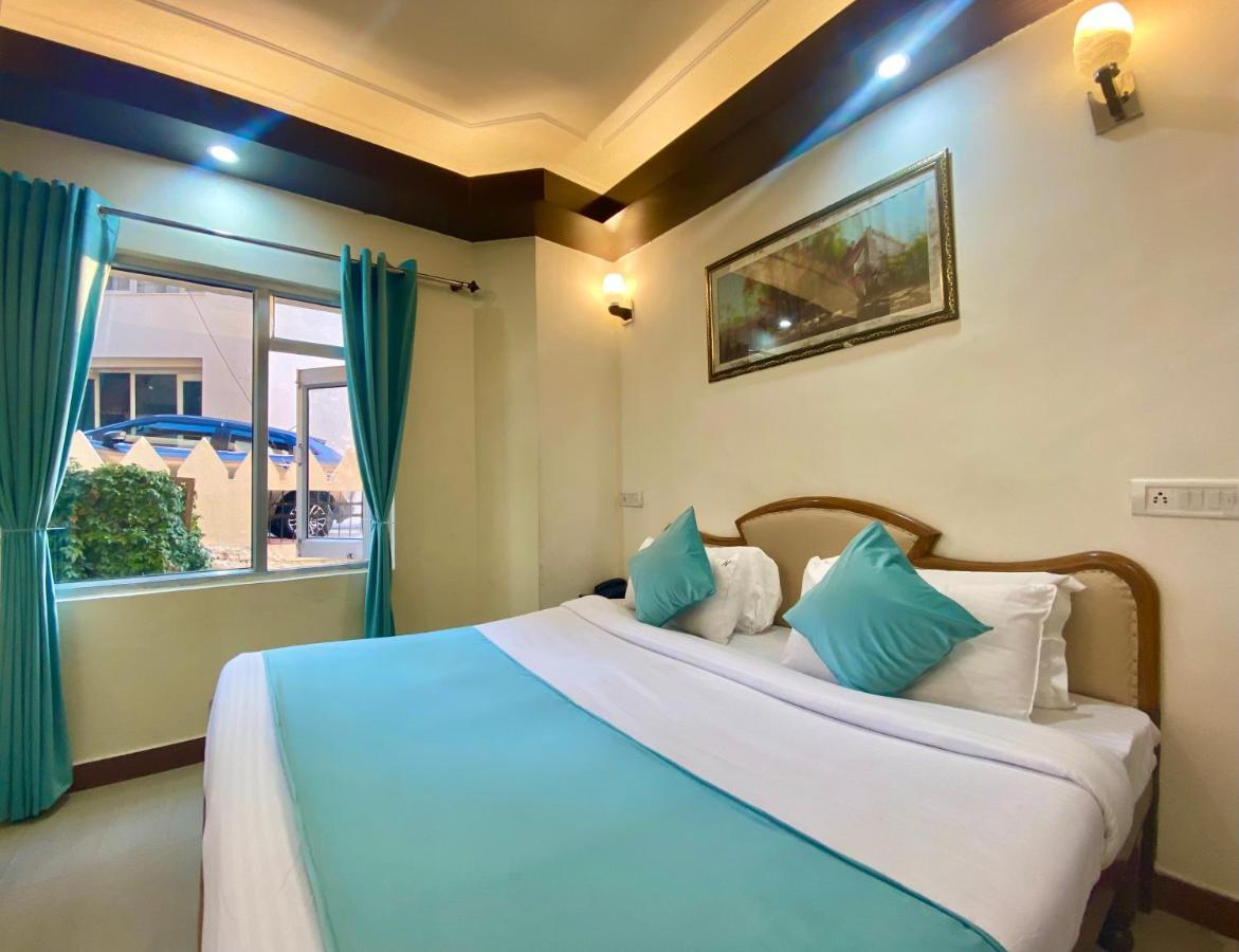 Riversun Hotel Mall Road Мусори Екстериор снимка