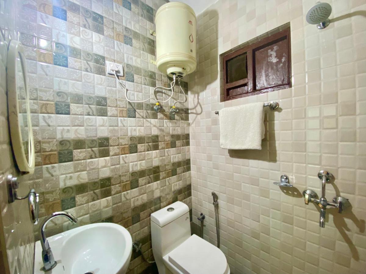 Riversun Hotel Mall Road Мусори Екстериор снимка